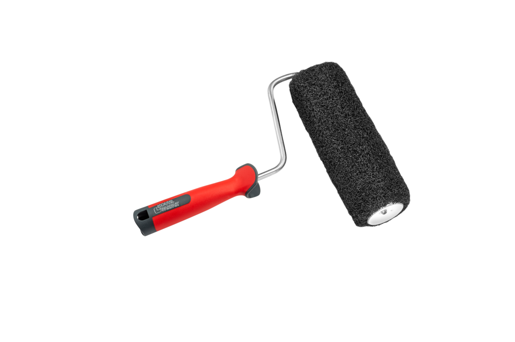 Anti splatter clearance paint roller